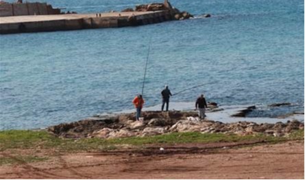 قصة صيادين في جنوب لبنان.. &quot;بحرية&quot; من دون مراكب!