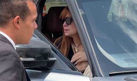 بالصور والفيديو... كارول سماحة ودّعت زوجها بحضور أهل الفنّ