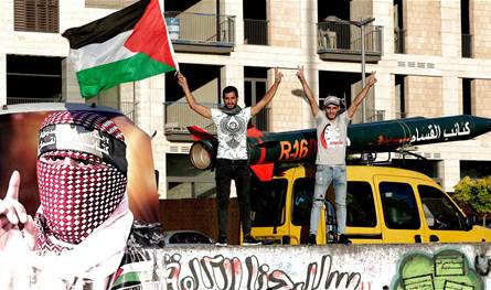 لبنان يحذر &quot;حماس&quot; وممثلها يتعهد بتسليم 4 فلسطينيين متورّطين بإطلاق الصواريخ الأخيرة
