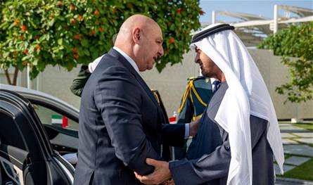 عون الى الكويت والامارات تلغي قرار منع السفر إلى لبنان