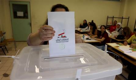 في قلب الضاحية.. &quot;نسوة&quot; يحرسنَ الإنتخابات!