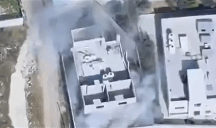 كان داخل منزله... إسرائيل تعلن اغتيال قائد في حماس وهذه هويته