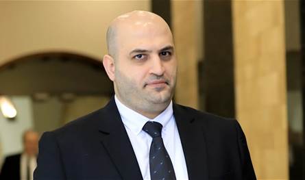 وزير الصحة يدعو إلى مراجعة سُلَّم الرواتب ومزايا الممرضات والممرضين