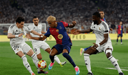 &quot;كلاسيكو&quot; الفرصة الأخيرة.. هل ينجو &quot;ريال مدريد&quot; من السقوط؟