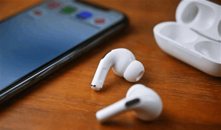 تحذير.. سماعات AirPods قد تتجسس عليك!