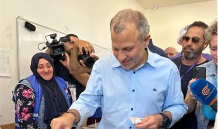 انتكاسة بلدية &quot;للوطني الحر&quot; .. والانهيار يتسارع