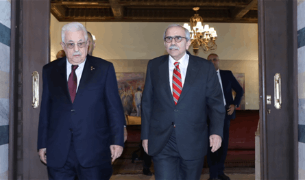  الرئيس الفلسطيني في السرايا