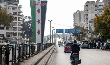 &quot;أنا حرّ&quot;... هل دعا ممثل سوريّ معروف جدّاً لعودة نظام بشار الأسد؟
