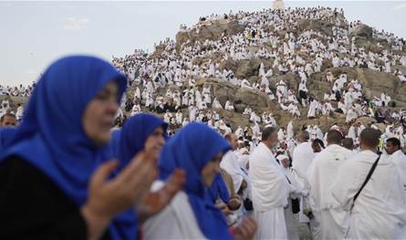 أداء الفريضة في زمن الغلاء.. كم يكلف الحج من لبنان هذا العام؟