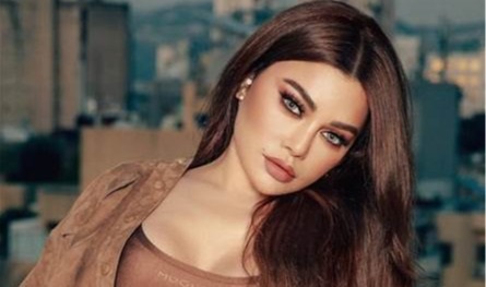 فيديو ينتشر.. هيفا وهبي تُغني &quot;رجب&quot; لنجم مصري شهير على المسرح في دبي 
