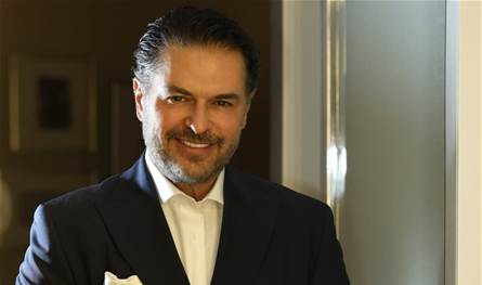 فيديو ينتشر: راغب علامة ينسى كلمات أغنيته على المسرح… شاهدوا ردة فعله! ‎