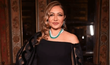 &quot;فخورة بك&quot;... ممثلة شهيرة تحتفل بتخرّج ابنها (فيديو)