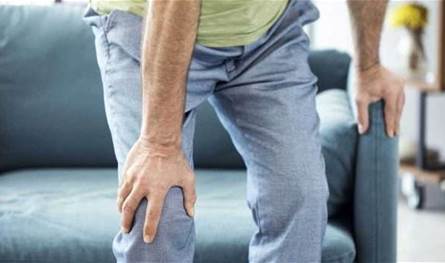 5 حلول لتخفيف طقطقة الركبة