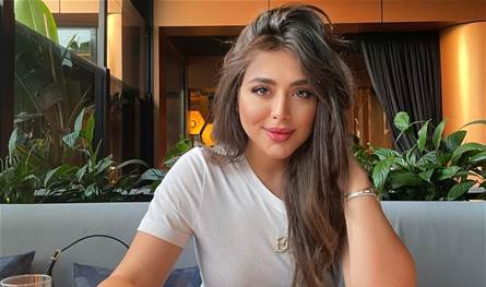بإطلالة جريئة.. ممثلة تحتفل بعيد ميلادها مع أصدقائها (صور)