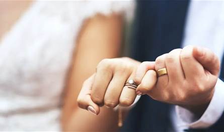 في أجواء حالمة.. مصممة أزياء لبنانية معروفة تحتفل بزفافها في إسطنبول (صور)