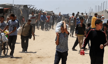 بعد تعليق ليوم واحد... عودة توزيع المساعدات الغذائية في غزة