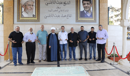 وفد من &quot;حزب الله&quot; زار أضرحة الشهداء في صيدا والجوار بمناسبة الأضحى