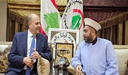 القطان استقبل مهنئين بالأضحى