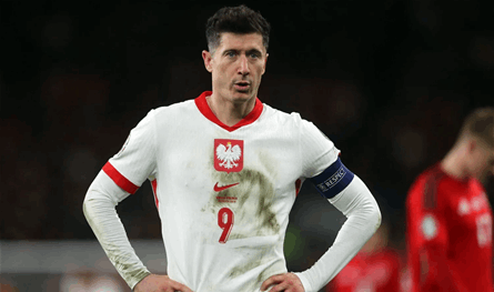 تمرد وشروط للعودة.. ليفاندوفسكي يعلن مقاطعة منتخب بولندا