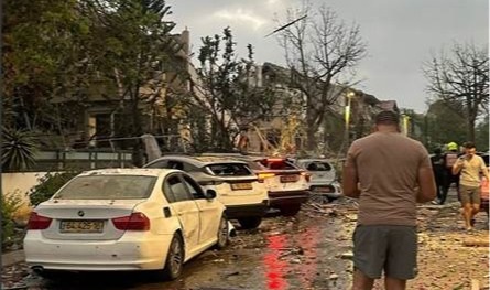 المواجهة مستمرة بين إسرائيل وإيران.. طهران أطلقت فجرا دفعة سادسة من الصورايخ