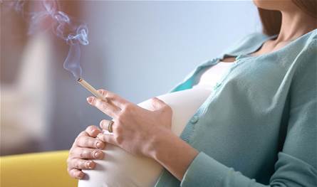 التدخين أثناء الحمل.. تهديد مزدوج لصحة الأم والجنين