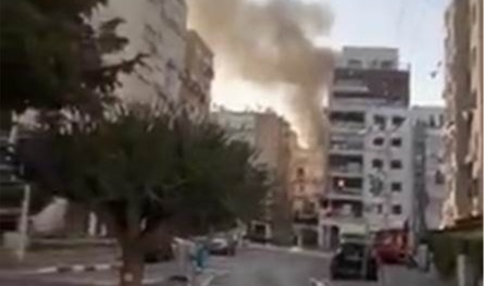بالفيديو: سقوط صواريخ بالستية إيرانية في تل أبيب والنقب