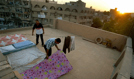 مع ارتفاع حرارة الأرض... دراسة تربط موجات الحر بانقطاع النفس أثناء النوم