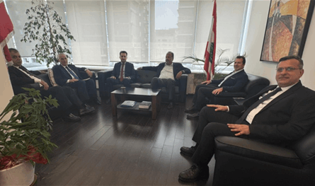 شحادة عرض مع وفد من المديرين العامين تحديات العاملين في الإدارات العامة