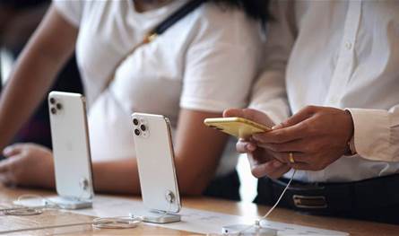 غضب بين مستخدمي آيفون بسبب إعلان مفاجئ في &quot;Apple Wallet&quot;