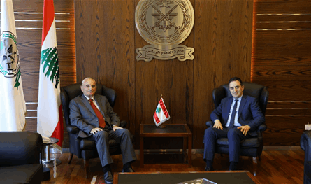 وزير الدفاع التقى النائب الحاج لبحث الأوضاع العامة