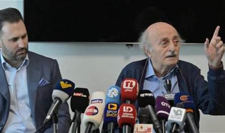 جنبلاط يقرأ ويتموضع