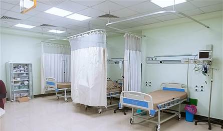 خبر حزين لعشاق هذا الفنان الشهير.. نُقِلَ بسرعة إلى المستشفى وتبيّن إصابته بمرض خطير