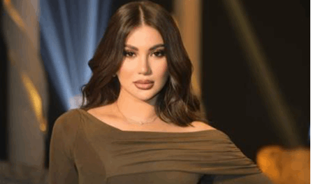 على البحر... ممثلة معروفة بإطلالة صيفية رائعة والجمهور يتغزّل بها (صور)
