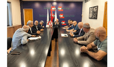 هذا ما بحثه حيدر واصحاب شاحنات النقل البري