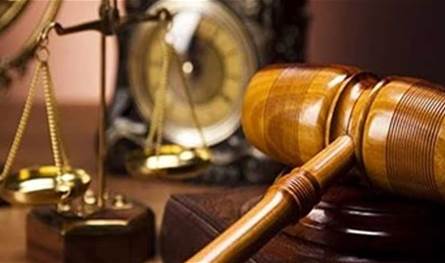 انتهز فرصة وجودها وحدها… فخنقها وسرق مصوغاتها الذهبية