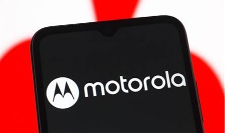 قريباً.. Motorola تطلق هاتفها المنافس
