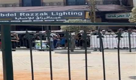 بالفيديو... أصحاب &quot;التوك توك&quot; قطعوا الطريق عند مستديرة العبدة