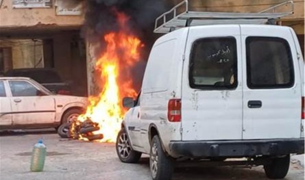 إشكال وإحراق دراجة نارية في طرابلس 