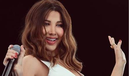  فستانها حديث المتابعين.. نانسي عجرم كالأميرات في آخر إطلالة لها (صور)