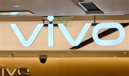 بمواصفات وأسعار منافسة.. هاتف جديد من  vivo