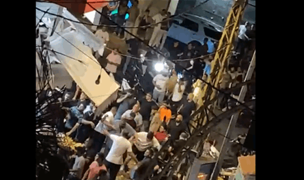انفجار قنبلة في شاتيلا يُصيب أربعة شبّان أثناء العبث بها (فيديو)