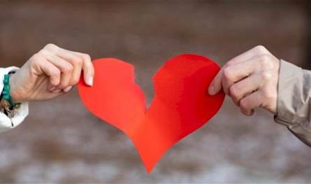 في موسم الحرّ... دولة عربيّة تُسجّل حالة طلاق كلّ 9 دقائق!