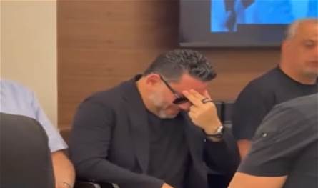 بالفيديو... بكاء الفنان زياد برجي في عزاء شقيقه